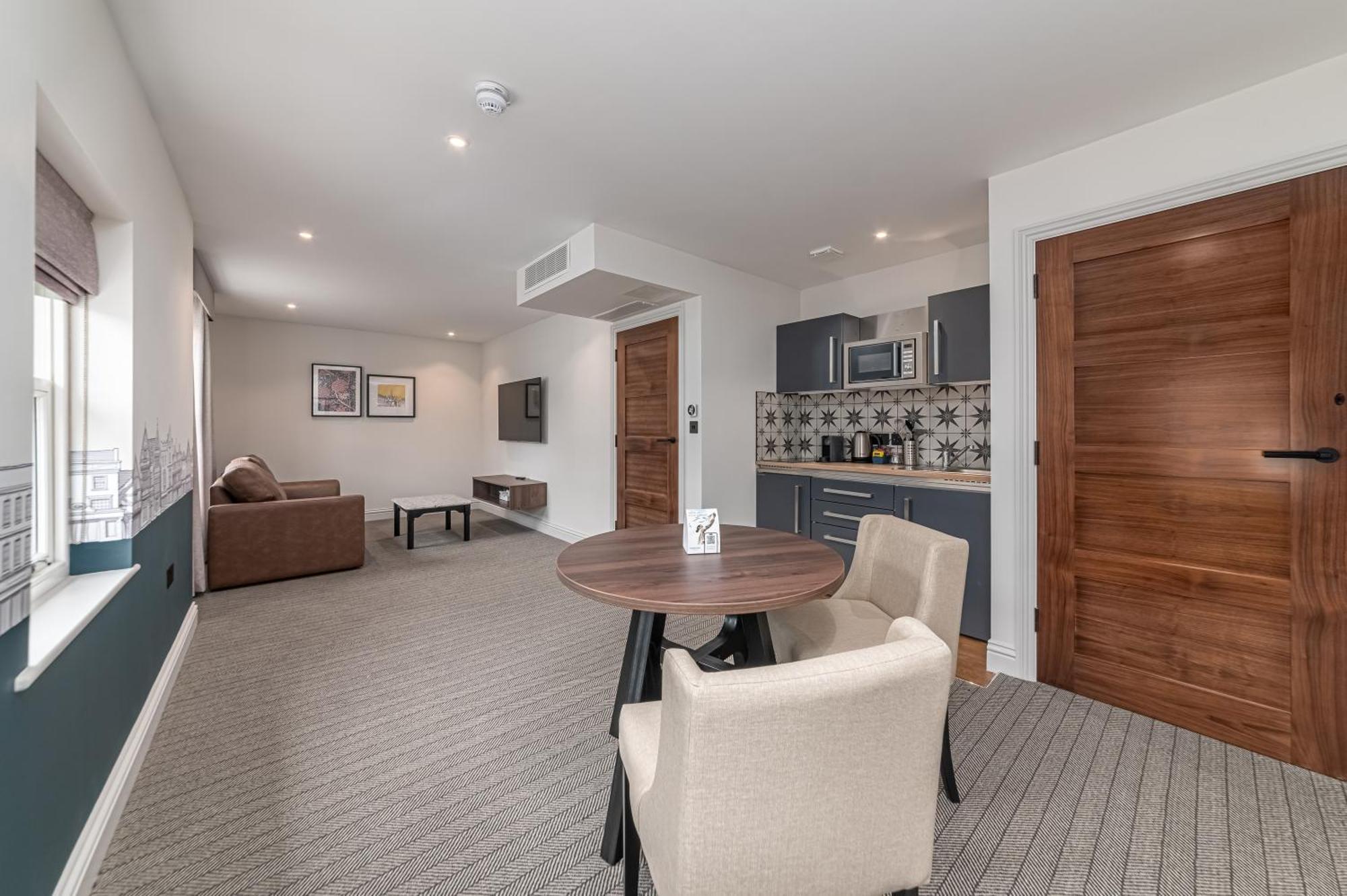 Mercure Salisbury White Hart Hotel & Apartments Экстерьер фото