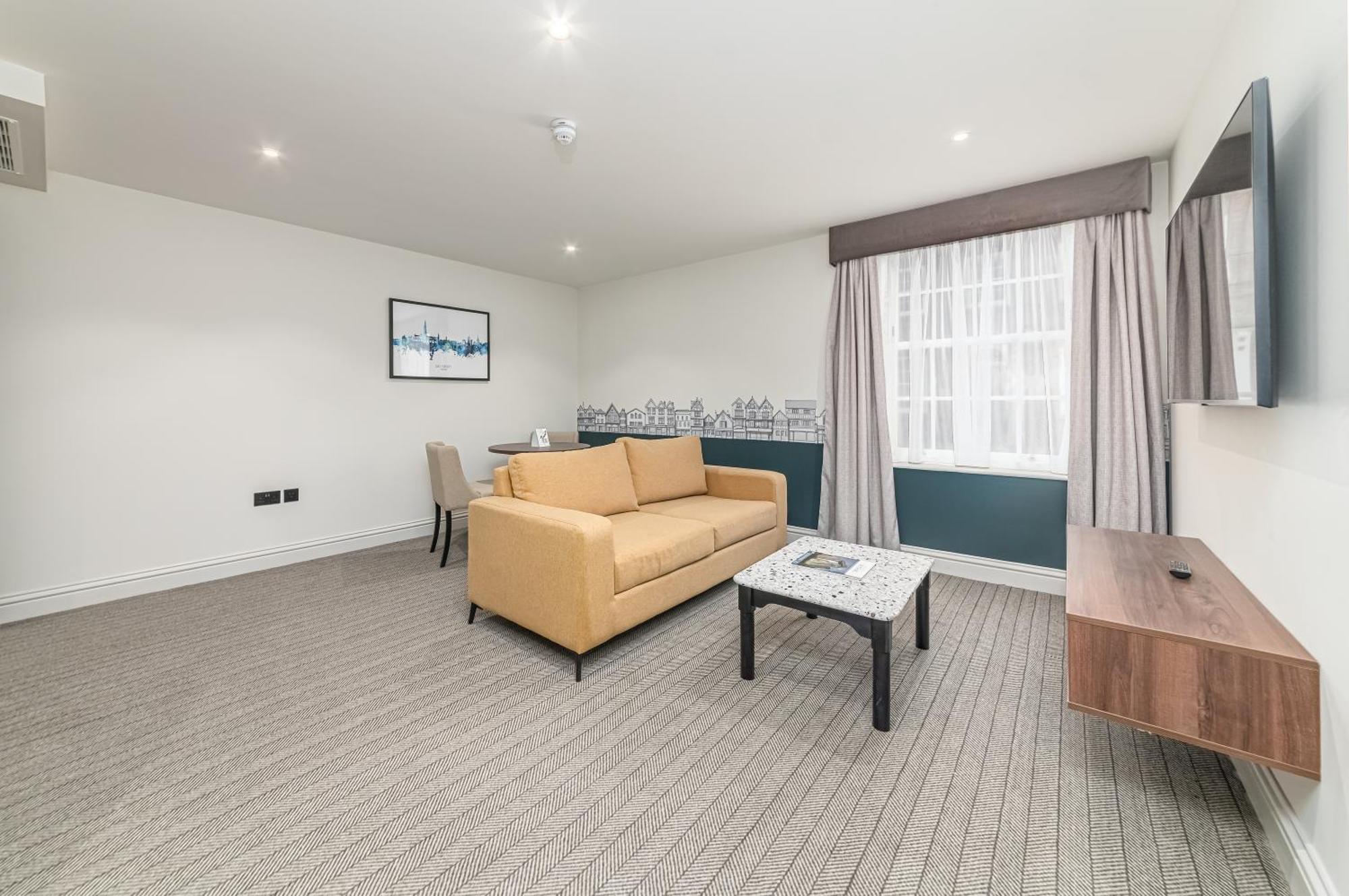 Mercure Salisbury White Hart Hotel & Apartments Экстерьер фото