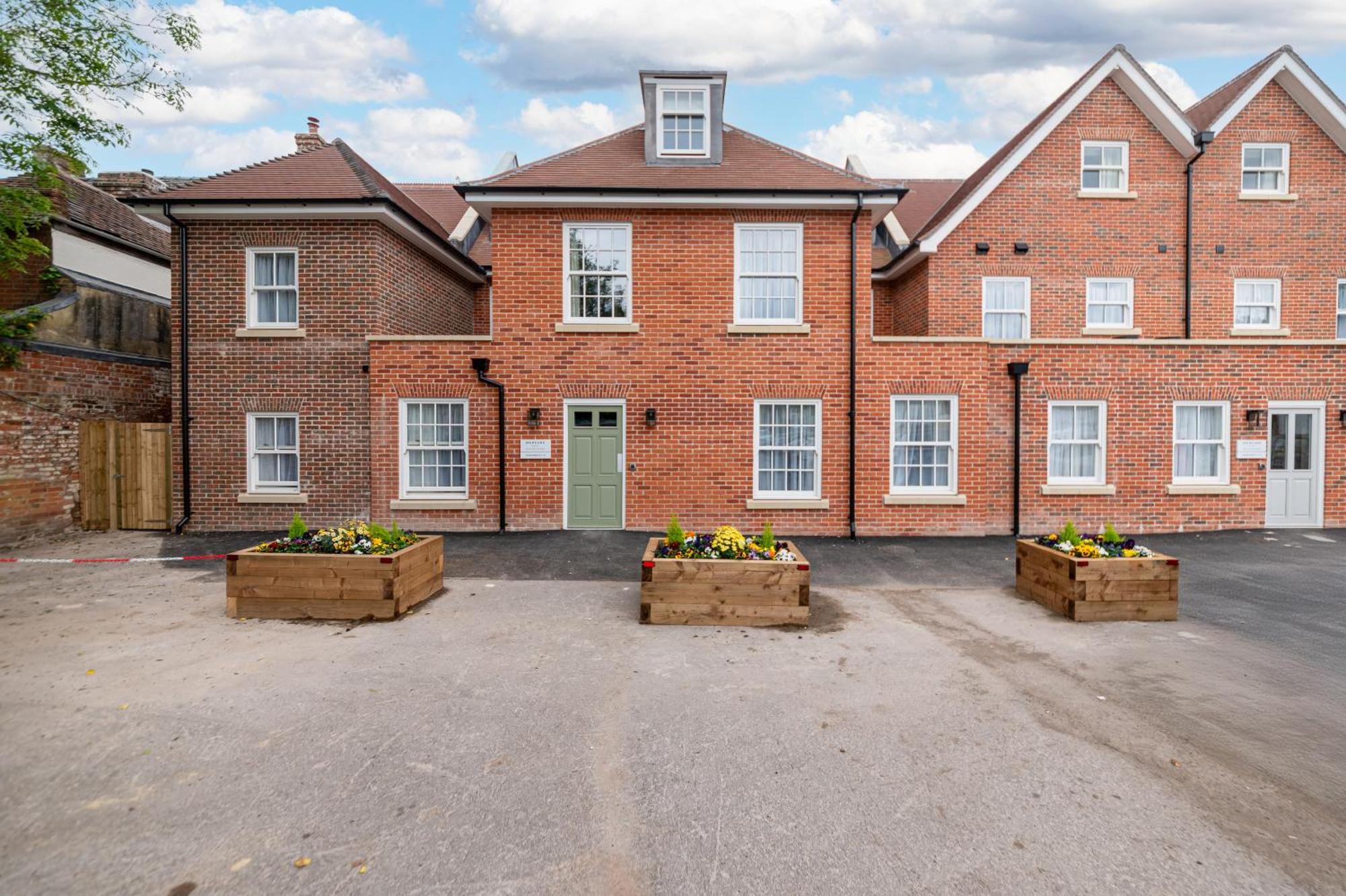 Mercure Salisbury White Hart Hotel & Apartments Экстерьер фото