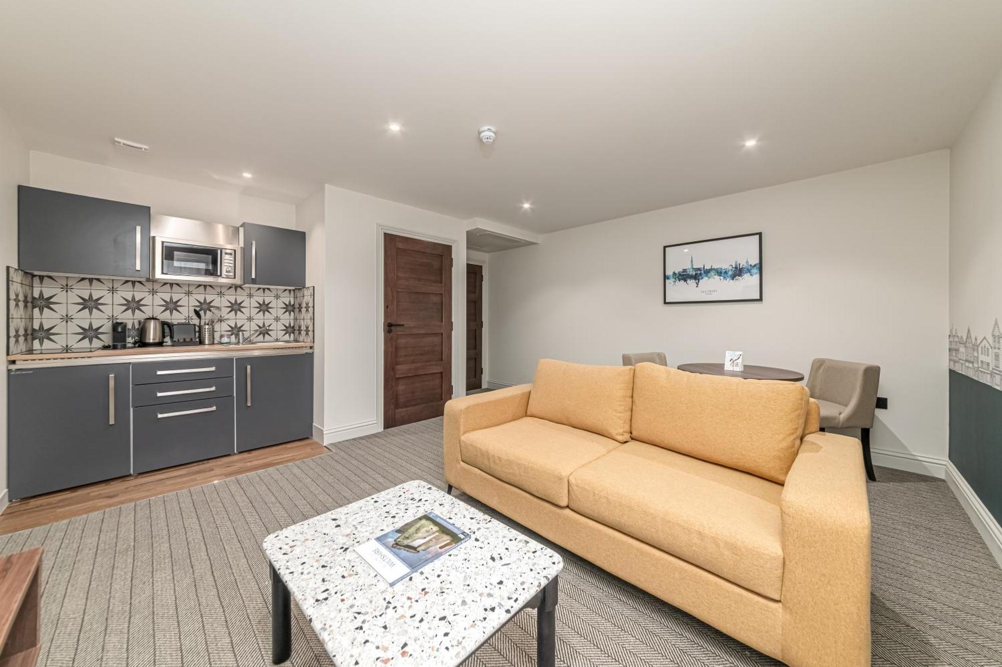 Mercure Salisbury White Hart Hotel & Apartments Экстерьер фото